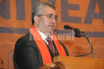Ion Lungu la prima sa conferință de presă organizată „acasă” la PD-L