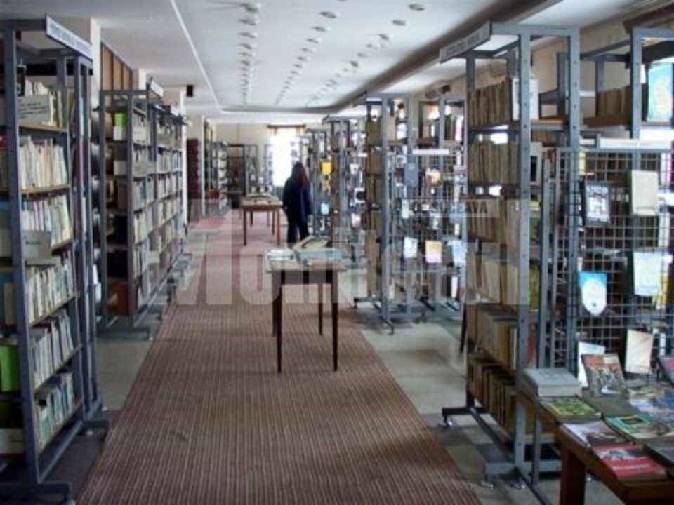 Situație: Primăria Rădăuți se luptă prin instanțe pentru a păstra Biblioteca orașului
