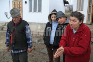 Mama și bunicul lui Constantin Stoica