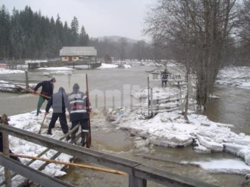 Zăpoare: Noi dinamitări pe râurile Dorna și Bistrița