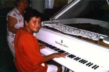 Concert în satul bunicului