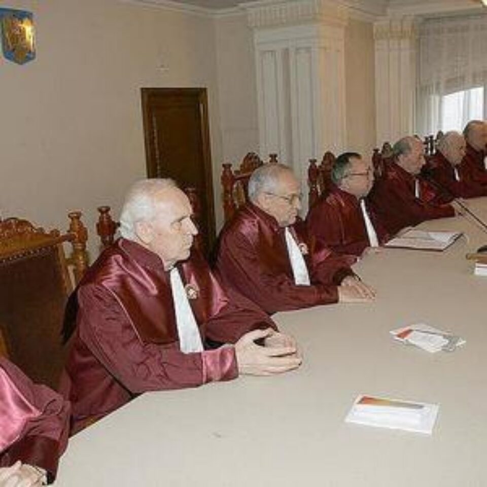 Decizie a Curții Constituționale: Anchetarea actualilor și foștilor miniștri, doar cu aviz Decizie a Curții Constituționale: Anchetarea actualilor și foștilor miniștri, doar cu aviz