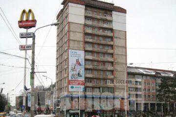În anii ’60, botoșănenii și locuitorii din împrejurimile Sucevei veneau să admire turnul din centru