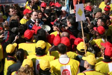 Ministrul Educației a ieșit în mijlocul protestatarilor