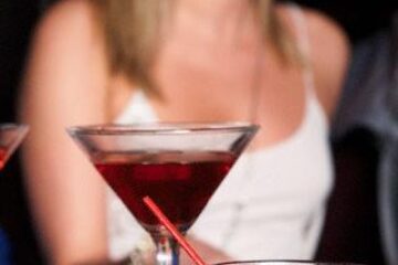 Persoanele care consumă moderat alcool sunt mai sănătoase