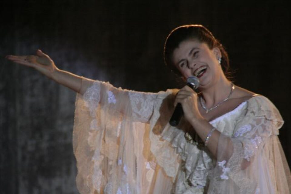 Spectacol magic, Filipissima, la Casa de Cultură