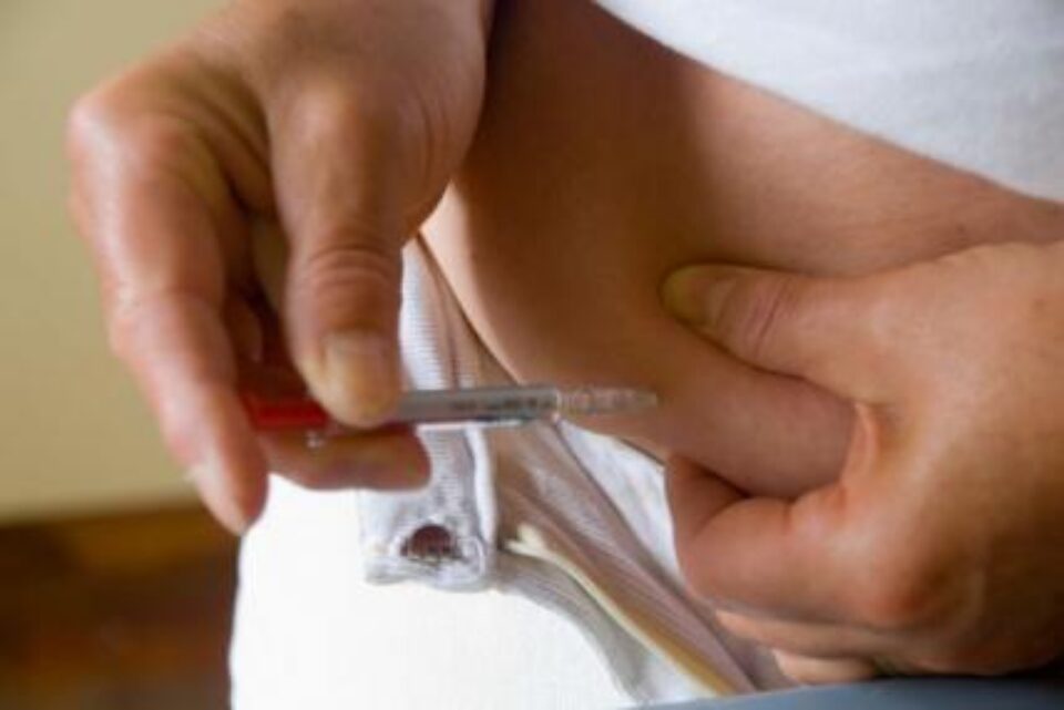 O sută de suceveni sunt pe listele de așteptare pentru terapia cu interferon