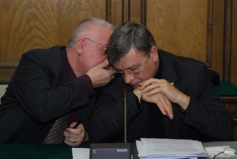 Dumitru Dragomir și Mircea Sandu sau șoaptele unui fotbal bolnav