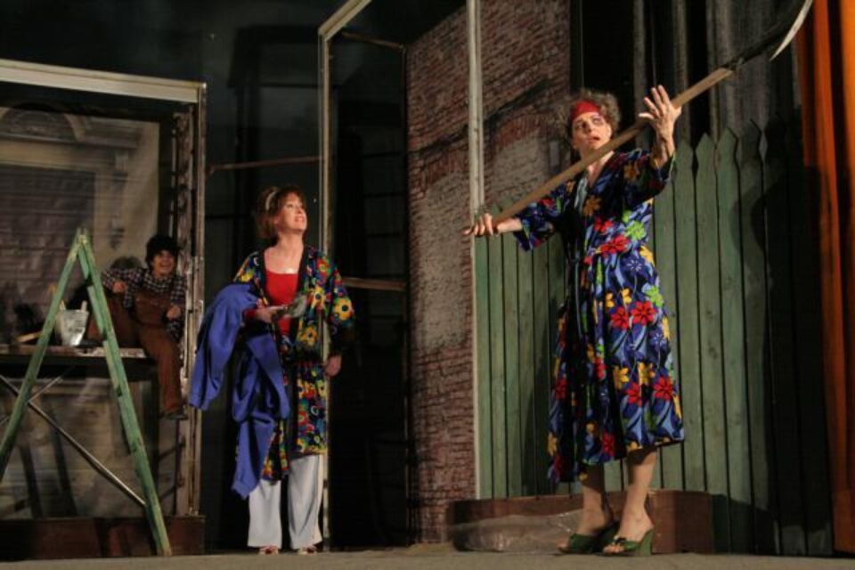 Zița – o tânără cu puțină minte, dar cu aspirații înalte (Medeea Marinescu), Veta, soția lui Jupân Dumitrache (Maia Morgenstern)