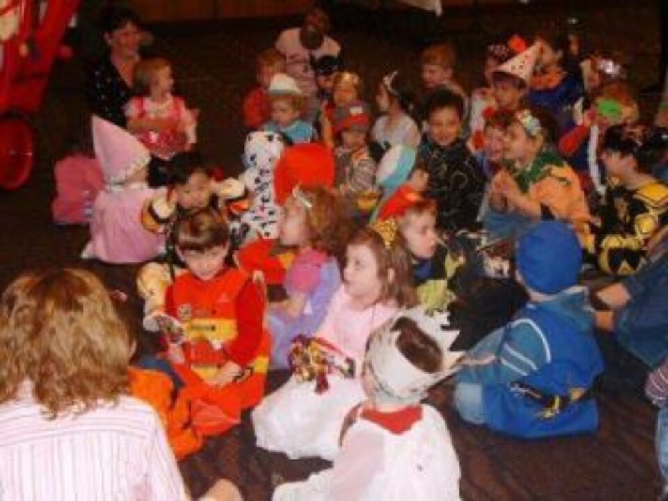 Sărbătoare: Vineri seara evreii încep sărbătoarea de Purim