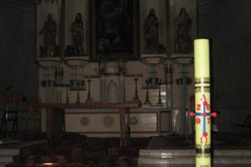 Învierea: Credincioșii romano - catolici sărbătoresc Paștele