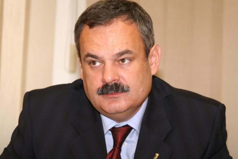 Adrian Artene a anunțat că liberalii sunt pe ultima sută de metri în pregătirea candidaților proprii la alegerile locale din zona Fălticeni Adrian Artene a anunțat că liberalii sunt pe ultima sută de metri în pregătirea candidaților proprii la alegerile locale din zona Fălticeni