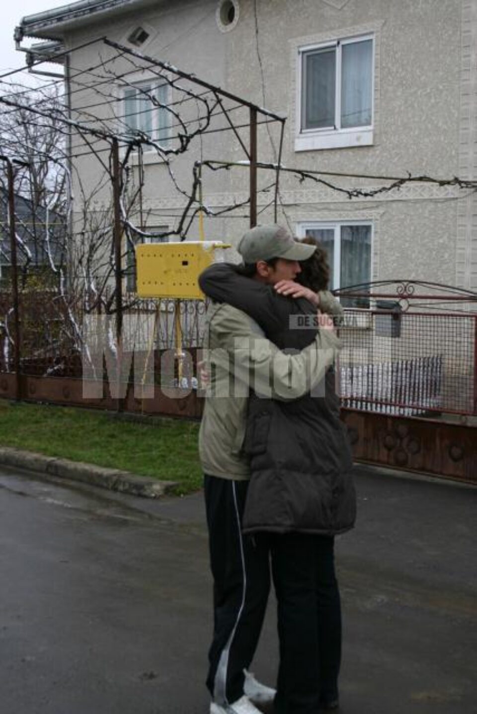 Alexandru a venit din cantonament sa vada ce s-a intamplat cu bunicii sai