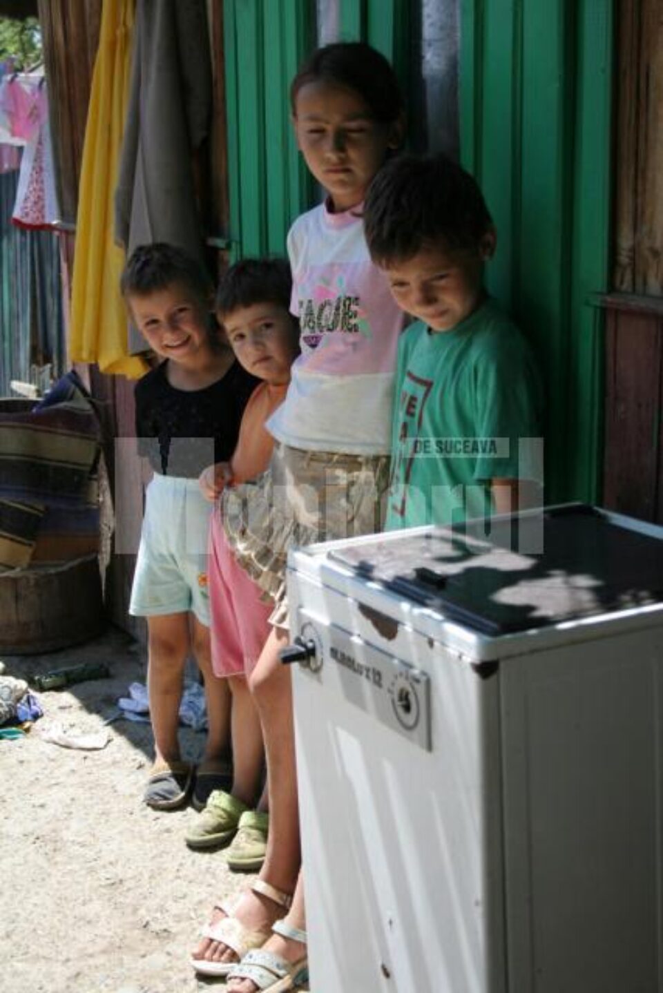 Îngrijorător: Aproape 4.000 de copii au ambii părinți plecați în străinătate Îngrijorător: Aproape 4.000 de copii au ambii părinți plecați în străinătate