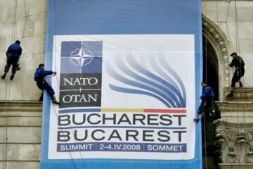 Palatul Parlamentului, branduit cu sigla summit-ului NATO