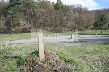 În situl arheologic „oraș medieval Suceava”, o firmă intenționează să construiască „ansamblul rezidențial Șipote”.