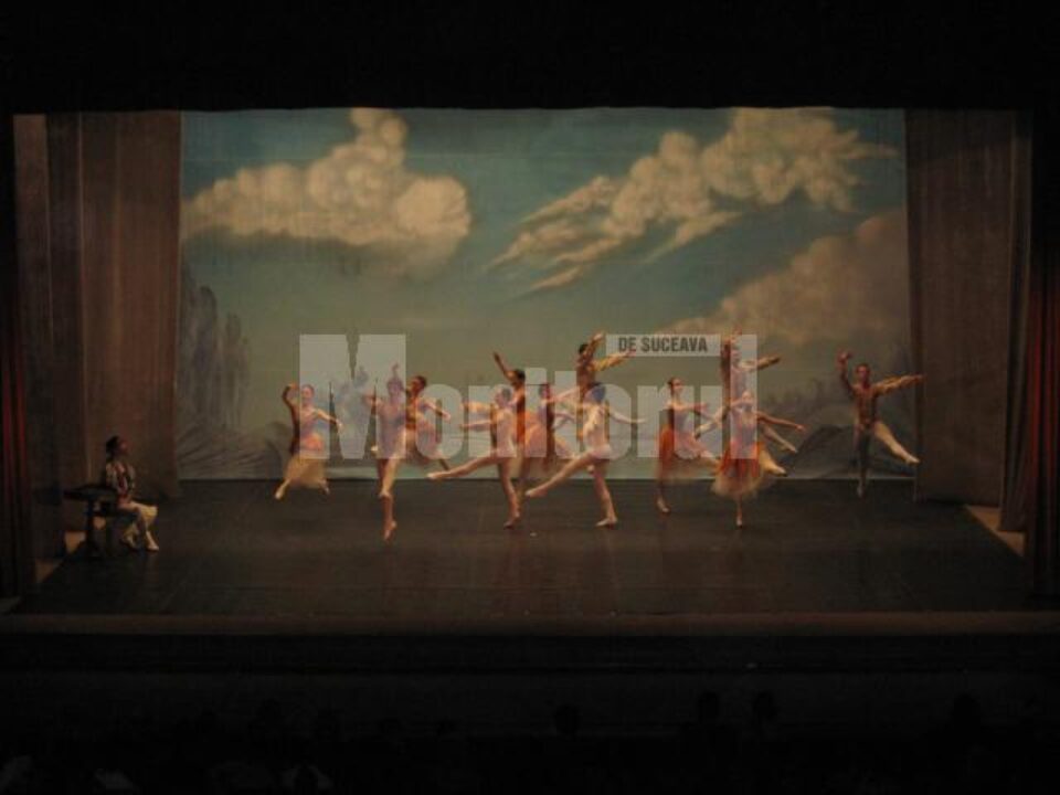 „Lacul lebedelor” pe scena Casei de Cultură