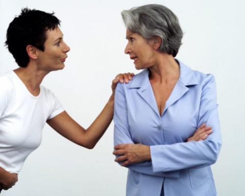 Menopauza rezolvă tensiunile dintre neveste și soacrele lor