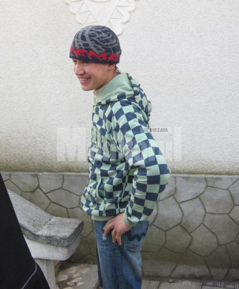 Tatăl copilului nu pare afectat de tragedie Tatăl copilului nu pare afectat de tragedie