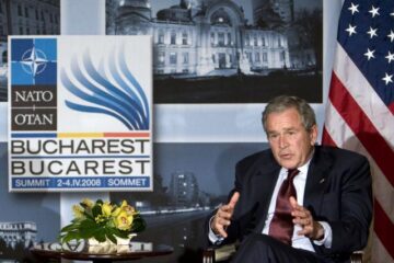 Bush speră ca noua lege să permită românilor să își viziteze mai ușor rudele din SUA