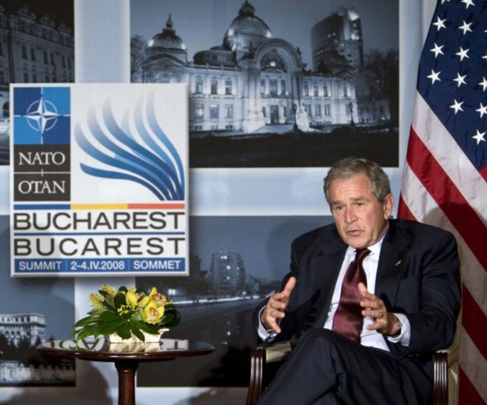 Bush speră ca noua lege să permită românilor să își viziteze mai ușor rudele din SUA