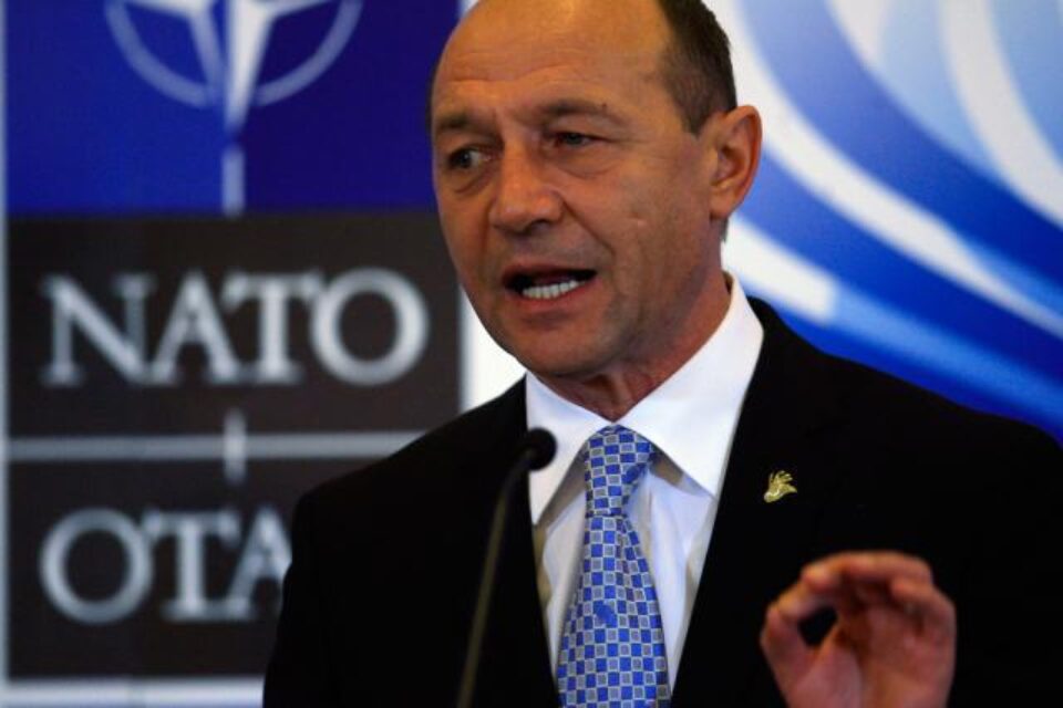 Băsescu: NATO își asumă crearea unui scut antirachetă complementar celui al SUA