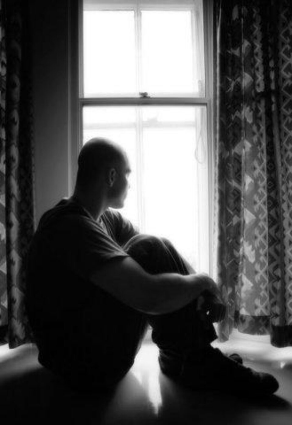 Suicidul reprezintă ultima așa-zisă rezolvare a unei crize care pare fără ieșire
