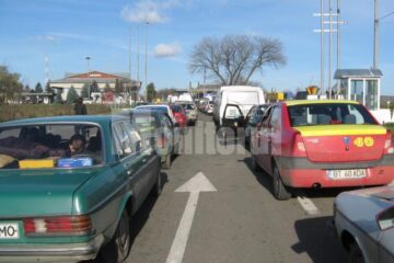 În Punctul de Trecere a Frontierei Siret timpii de așteptare ajunseseră ieri la 3-4 ore