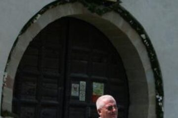 Dragomir i-a dat acatiste lui Iacov la Mănăstirea Putna