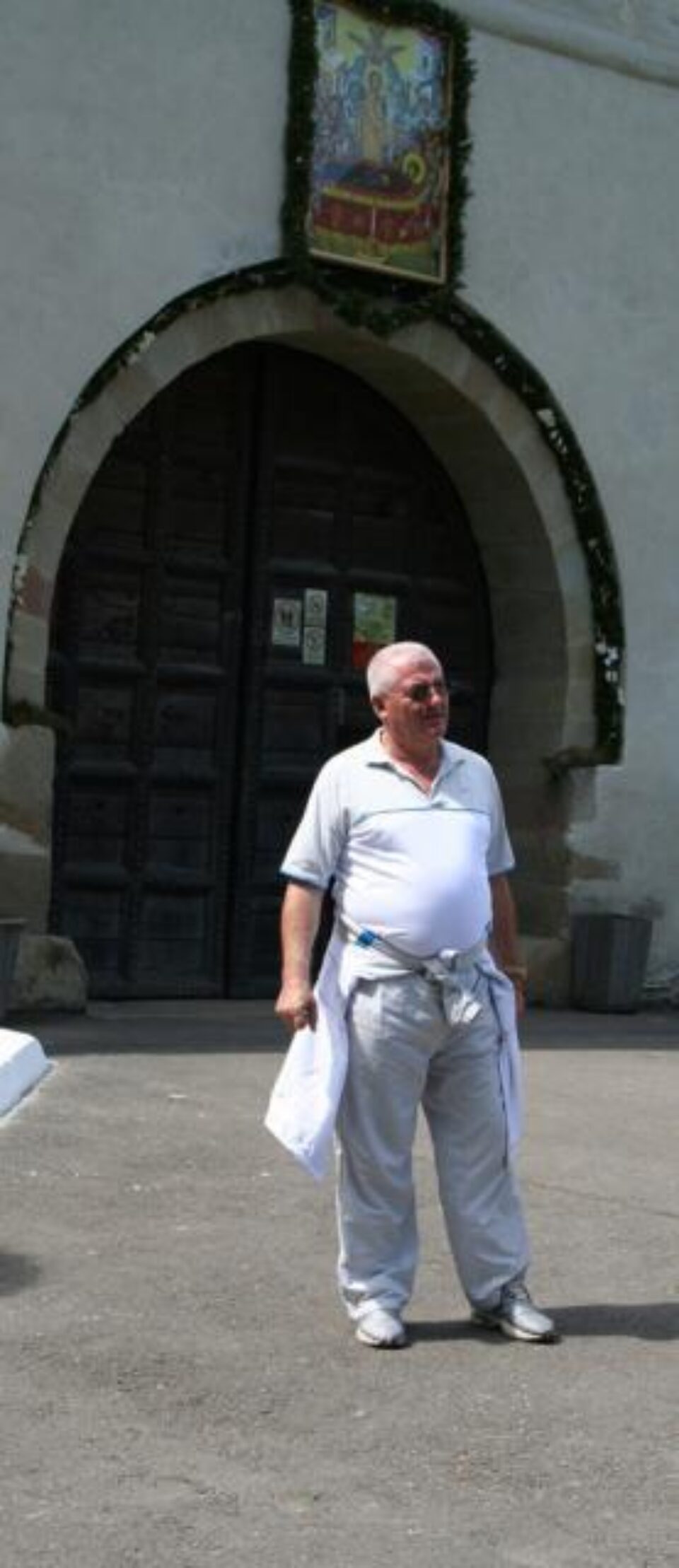 Dragomir i-a dat acatiste lui Iacov la Mănăstirea Putna