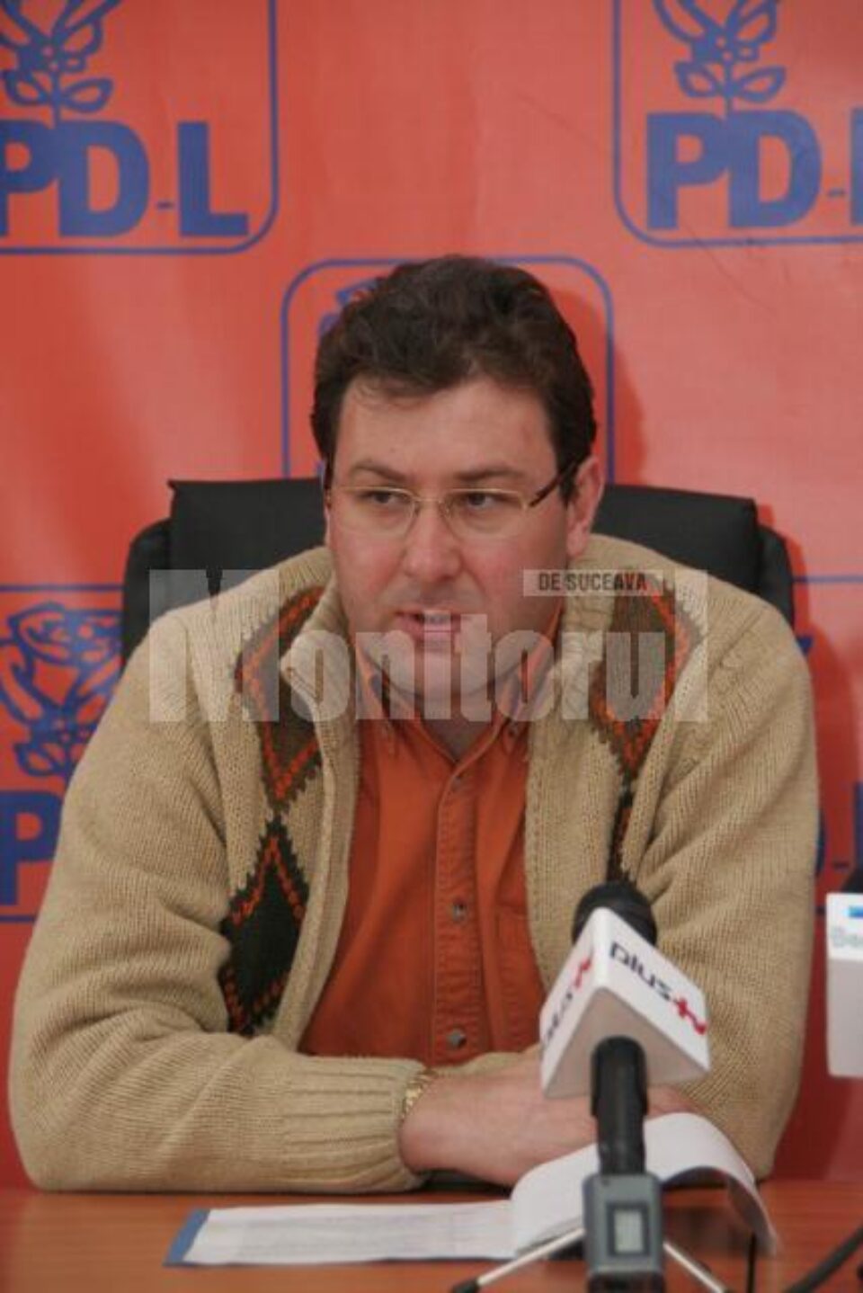 Reproșuri: Candidatul PD-L la Primăria Cîmpulung îl acuză pe primar că n-a colaborat cu Consiliul Județean