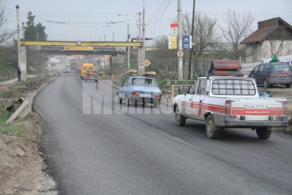 Lucrare provizorie: Drumul de coșmar de la pasarela Șcheia, asfaltat