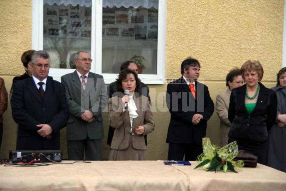 Aniversare: Trei decenii de carte pe băncile Școlii Generale nr. 8 Aniversare: Trei decenii de carte pe băncile Școlii Generale nr. 8