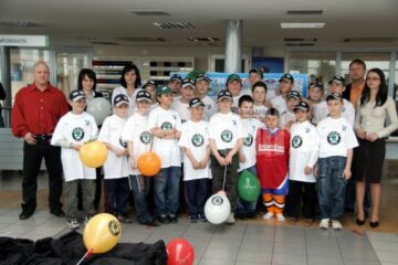 Hochei: Echipa CSM Suceava a primit echipamente sportive de la Skoda