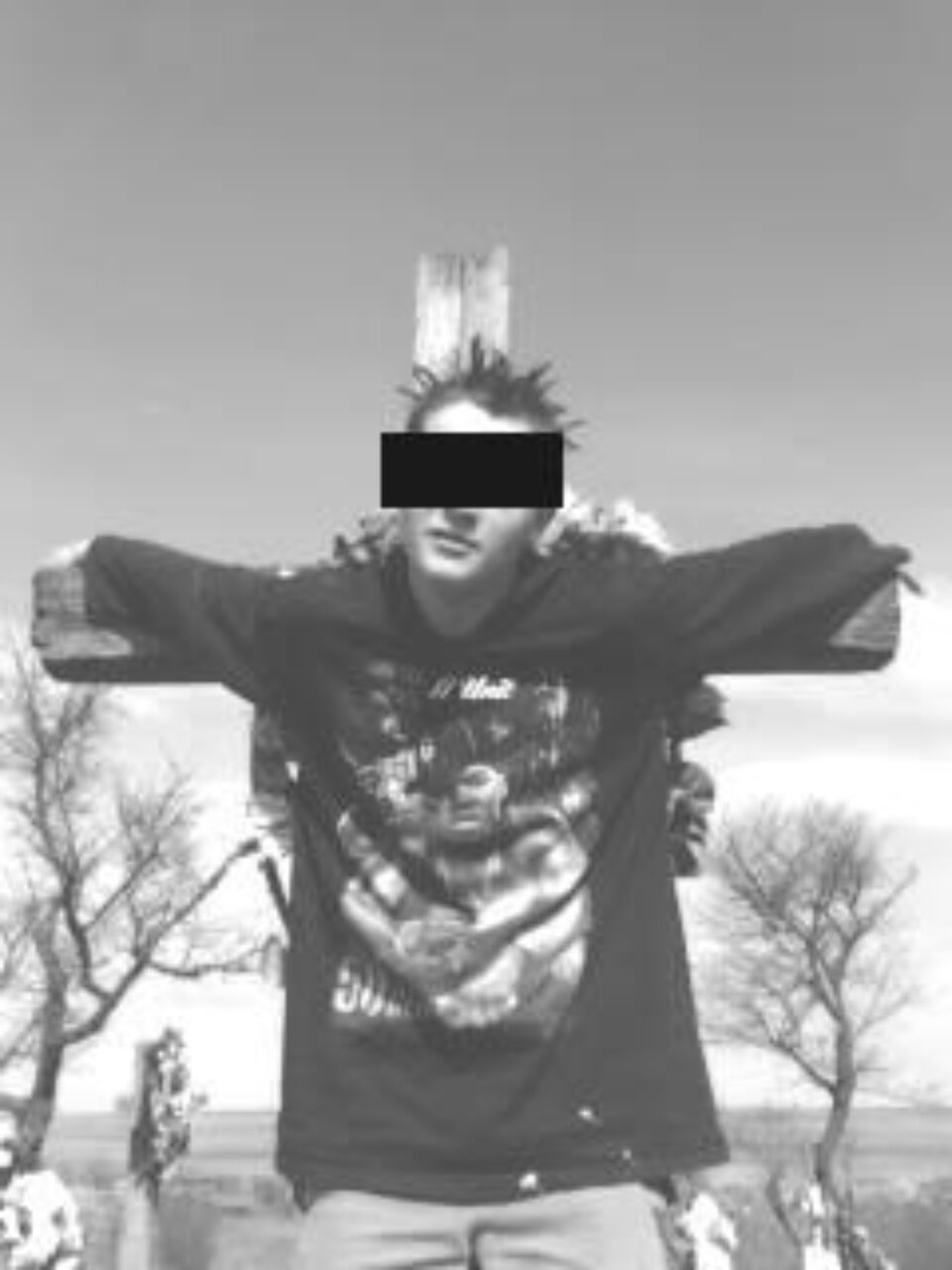 Profanatori de morminte | Foto: „Săptămâna Sireteană”
