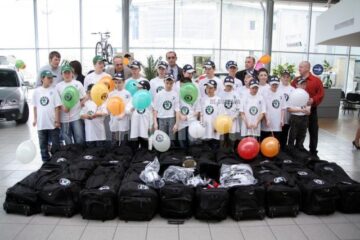 Hochei: Echipa CSM Suceava a primit echipamente sportive de la Skoda