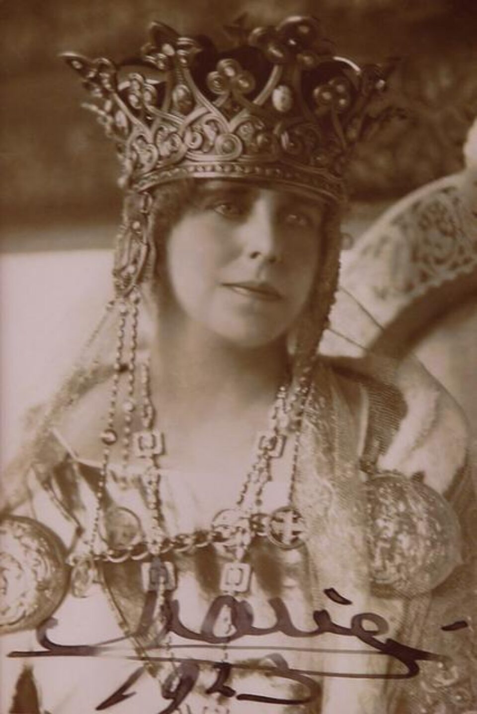 Regina Maria încoronată