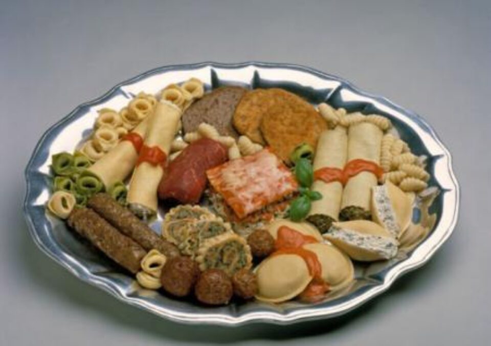 Țineți la distanță grăsimile nocive din farfurie! FOTO: ALAMY