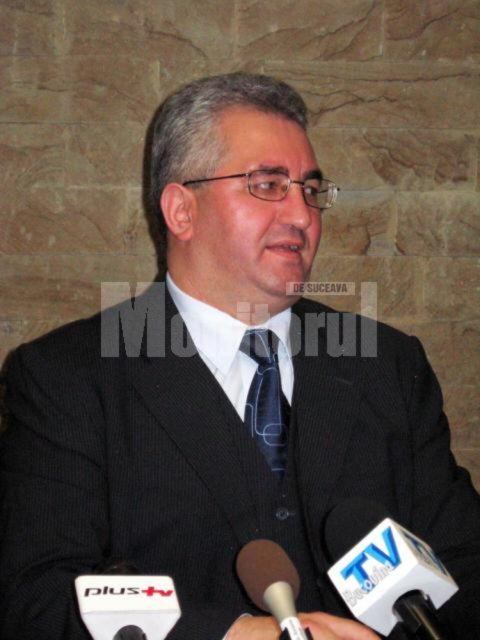 Dezvăluiri: Donțu umple „patrulaterul portocaliu” al afacerilor din școli