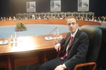 Suceveanul Paul Bores, cel mai tânăr participant la summit-ul NATO