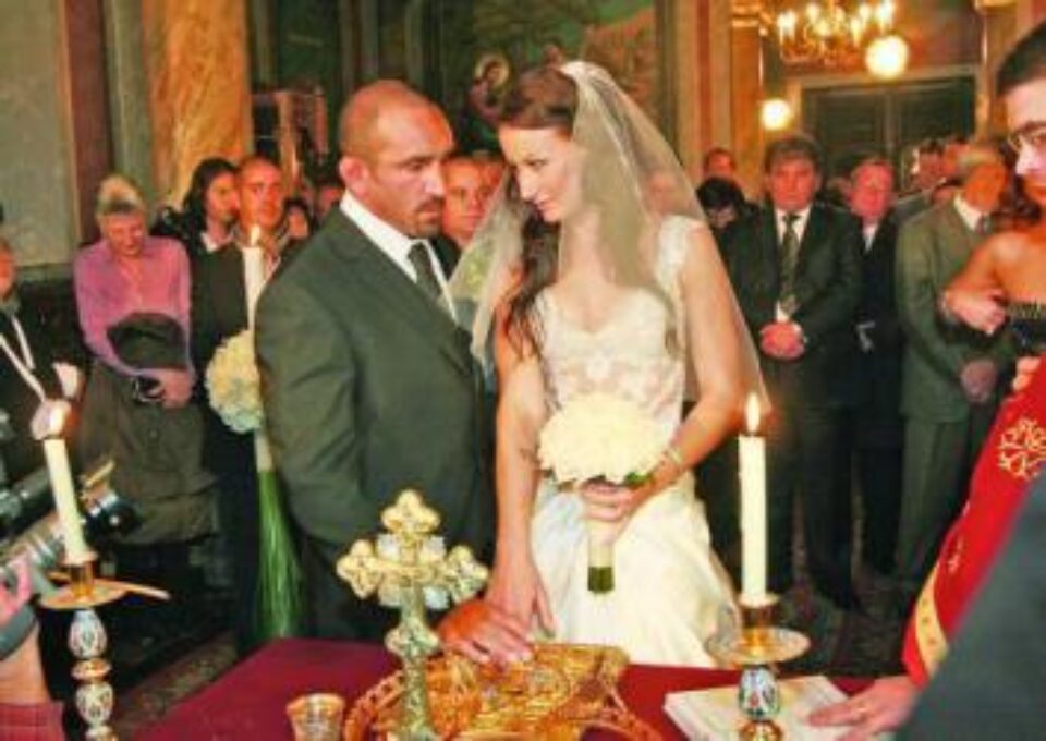 Todd Medina și Raluca Sandu, doi miri care ar trebui să stea în cușcă