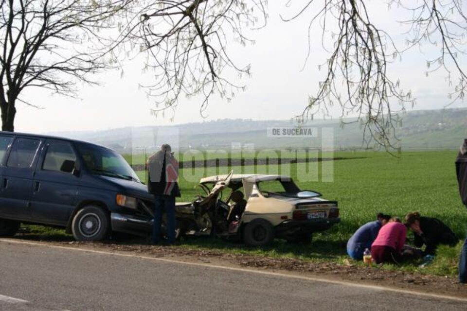Moarte pe șosea: Doi morți, după un cumplit accident rutier la Pătrăuți