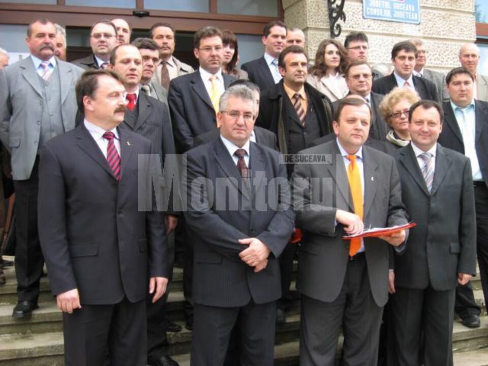Au spart gheața: PD-L Suceava a depus, joi, listele de candidați pentru alegerile din iunie