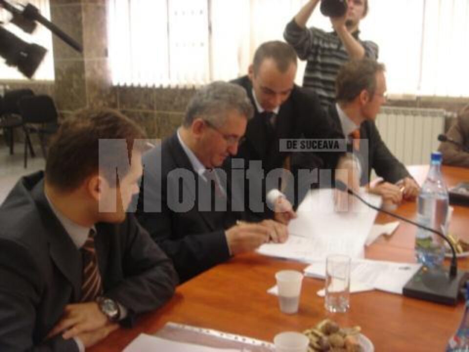 Semnarea contractului între Primăria Suceava și consorțiul austriac