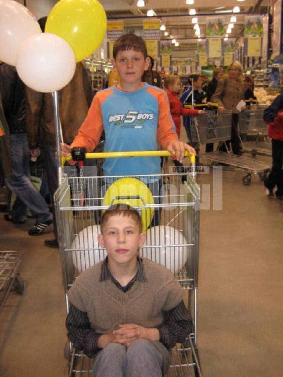 Dăruiește un zâmbet Dăruiește un zâmbet