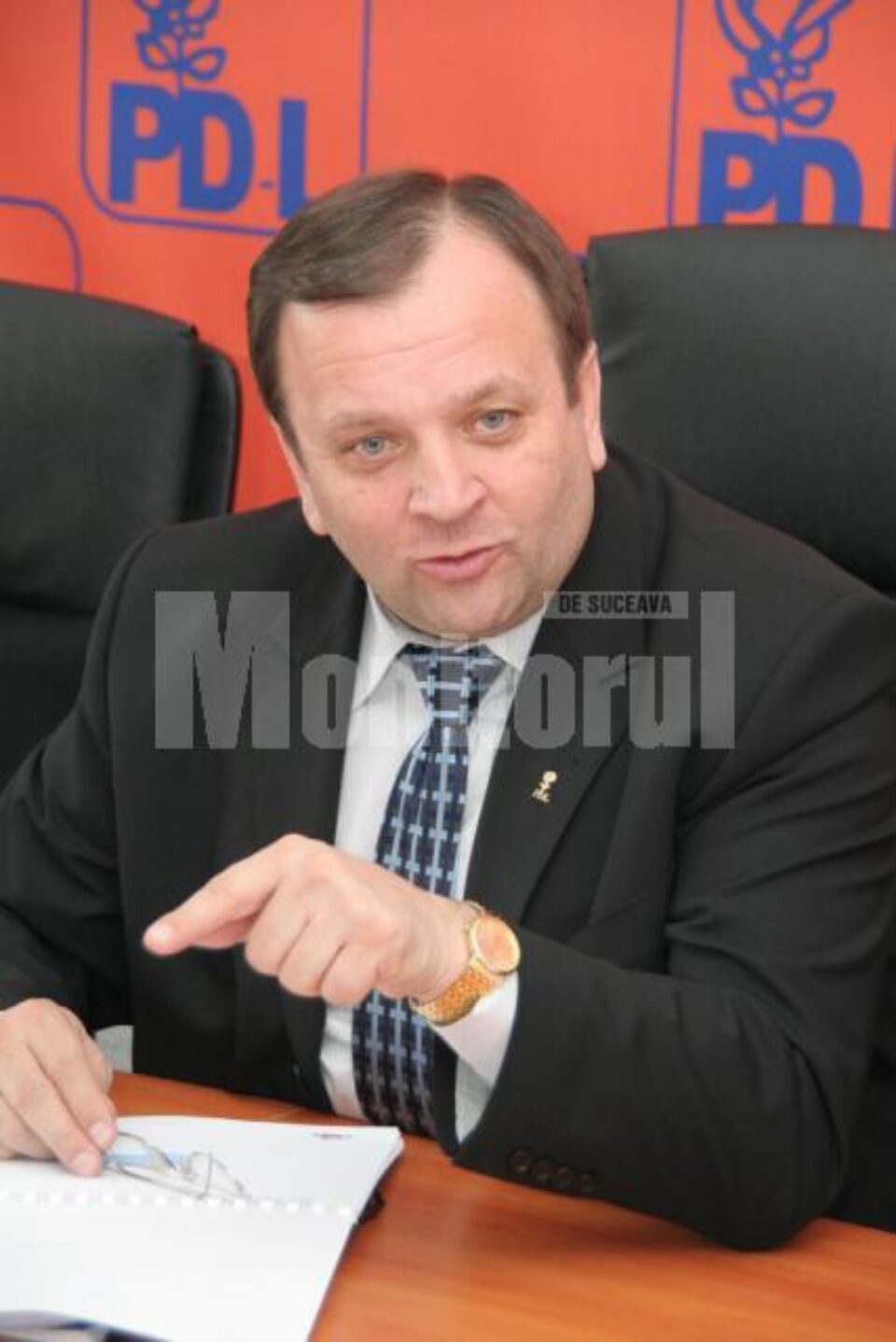 „Dragălășenii” electorale: Flutur îl trimite pe Bejinariu la „trubadurii politici”