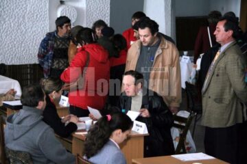 144 de persoane au fost încadrate pe loc