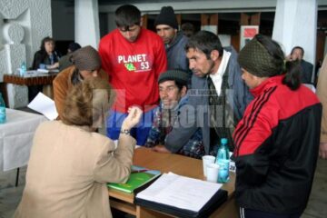Oportunitate: Peste 100 de persoane, încadrate pe loc la Bursa locurilor de muncă