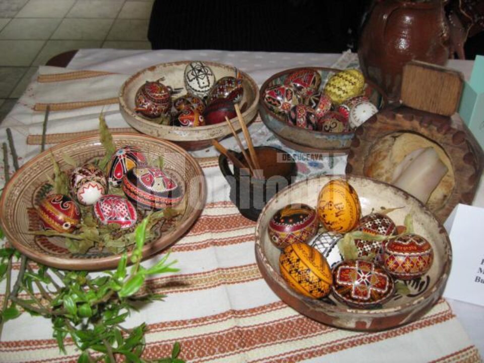 Tradiție: Arta închistririi ouălor la Moldovița