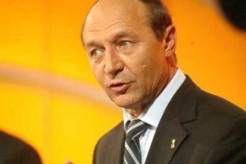 Președintele Băsescu duce România la Beijing